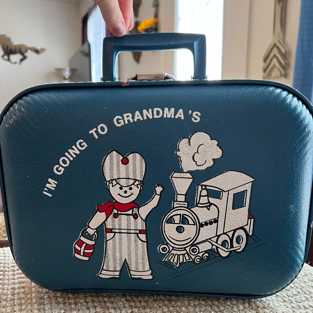 VINTAGE- I’m Going To Grandmas Small Overnight Suitcase